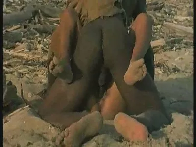 Een meid is aan gratis seks film kijken het pikzuigen