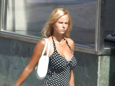 Hottie laat ons zien hoe arabische seksfilms ze zuigt