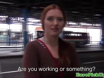 Zo mooie brunette vriendin maakt awezone seks leuk in het huis van mooie seksfilms haar ouders, verdomd