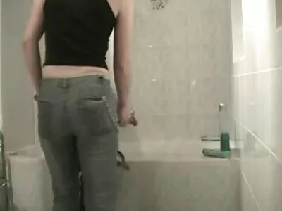 Mooie tatoeage vlaamse seksfilms mollige blonde milf vrouw neemt een lange neukrit zondagochtend, geniet ervan