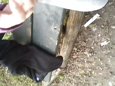 Grijsharige pappie seksfilms kijken vult een strakke kut
