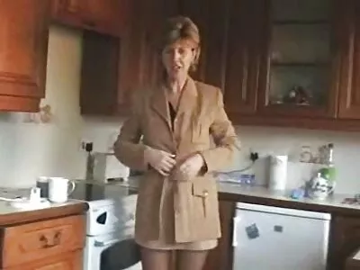 Schattige babe heeft haar gaten gevuld met gratis korte seksfilms pik.