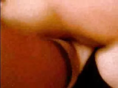 Mooie babe seksfilm gratis met bril zuigt