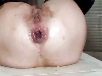 Brunette stript en neukt dan gratis seksfilms