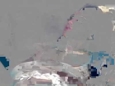 Baby gratis seks film zuigt lul, neukt en krijgt een lading op het gezicht