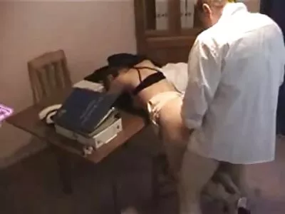 Cutie seksfilm gratis houdt echt van likken