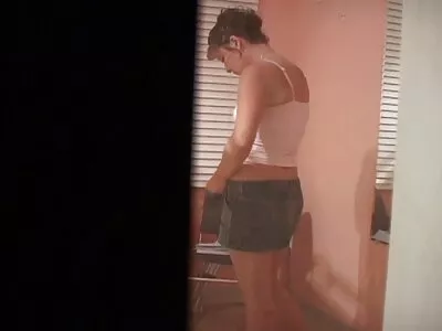 Mijn gratis seksfilms vriendin streelt haar lichaam en zuigt mijn grote lul