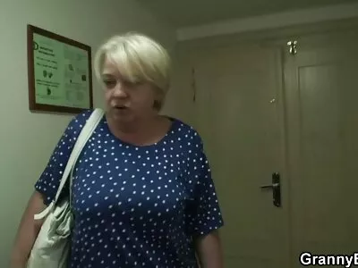 Jong stel laat een kerel haar geweldige lesbische seksfilms seksvideo filmen, geniet van mijn vrienden
