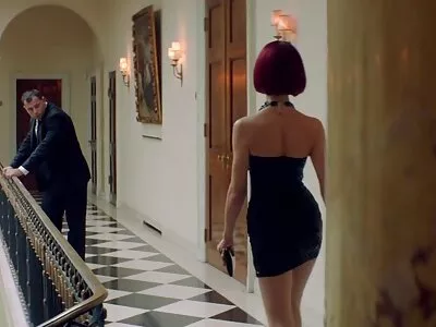 Vrouw beste seksfilm speelt met een dildo